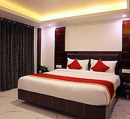 The Grand White Hotel Family Suite 10