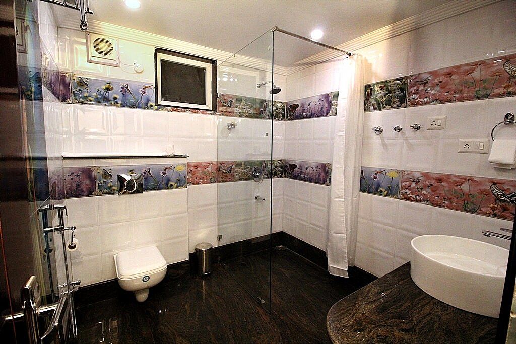 The Grand White Hotel Family Suite 15