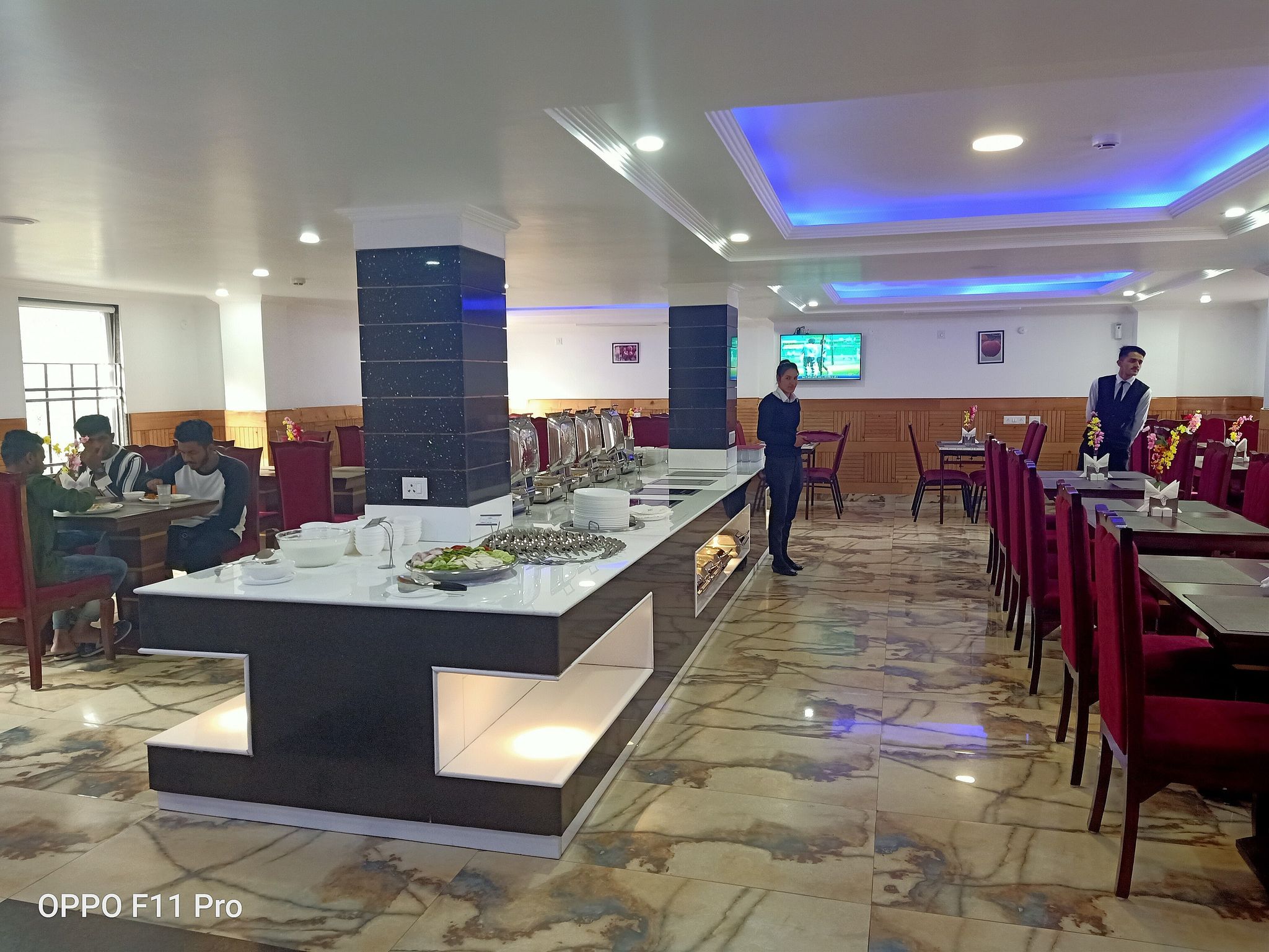 Food & Dining