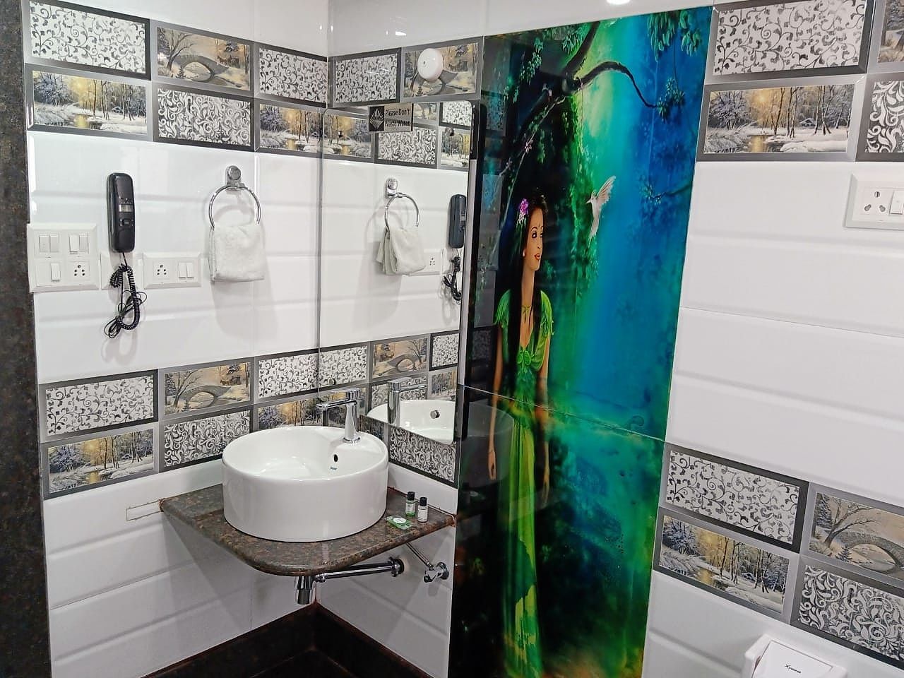 The Grand White Hotel Family Suite 13