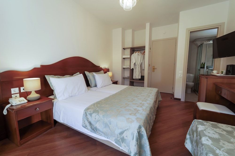 Diana Hotel Premium Comfort Room 7