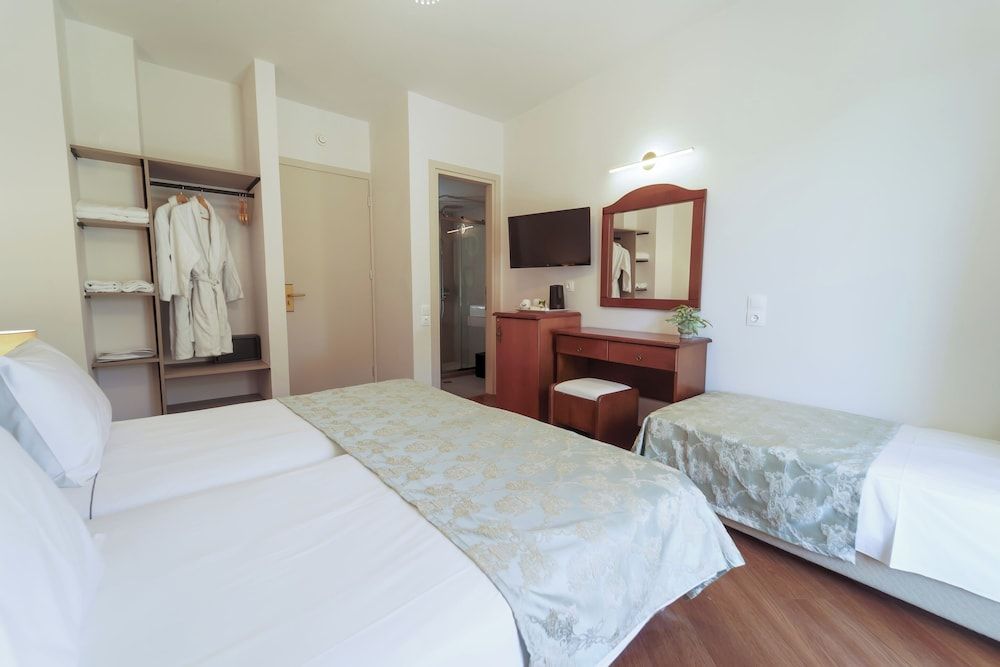 Diana Hotel Premium Comfort Room 6