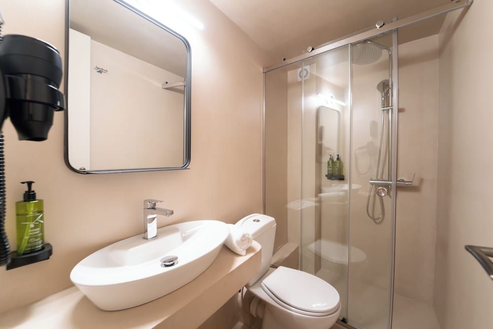 Diana Hotel Premium Comfort Room 9