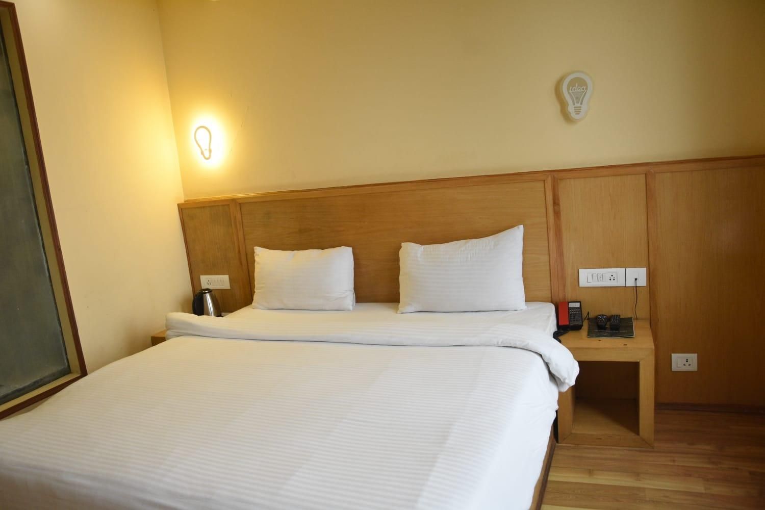 Deluxe Mountain View Room