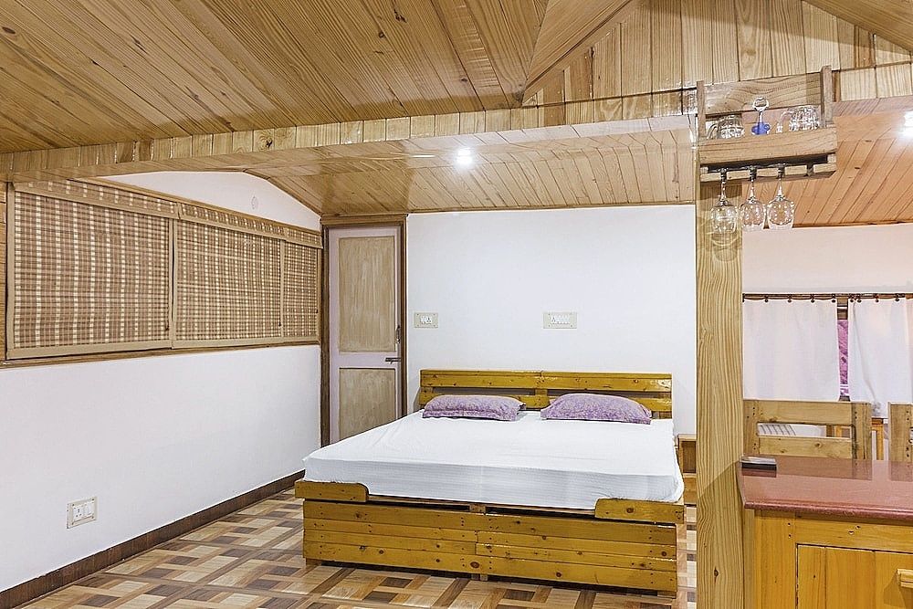 GuestHouser 1 BR Bed & Breakfast 83ac