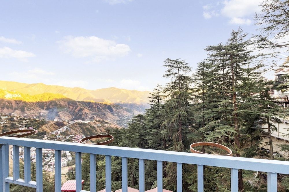GuestHouser 1 BR Bed & Breakfast 83ac