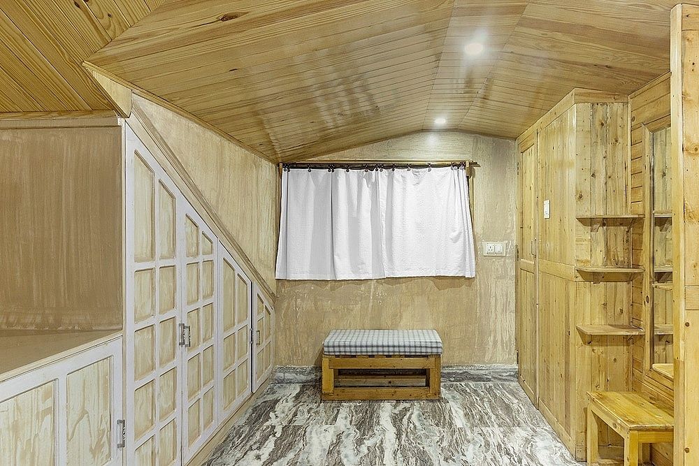 GuestHouser 1 BR Bed & Breakfast 83ac