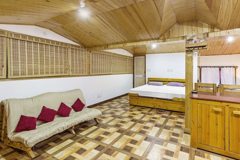 GuestHouser 1 BR Bed & Breakfast 83ac