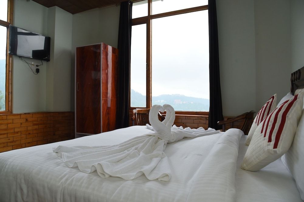 Hotel Taj View Standard Room 5