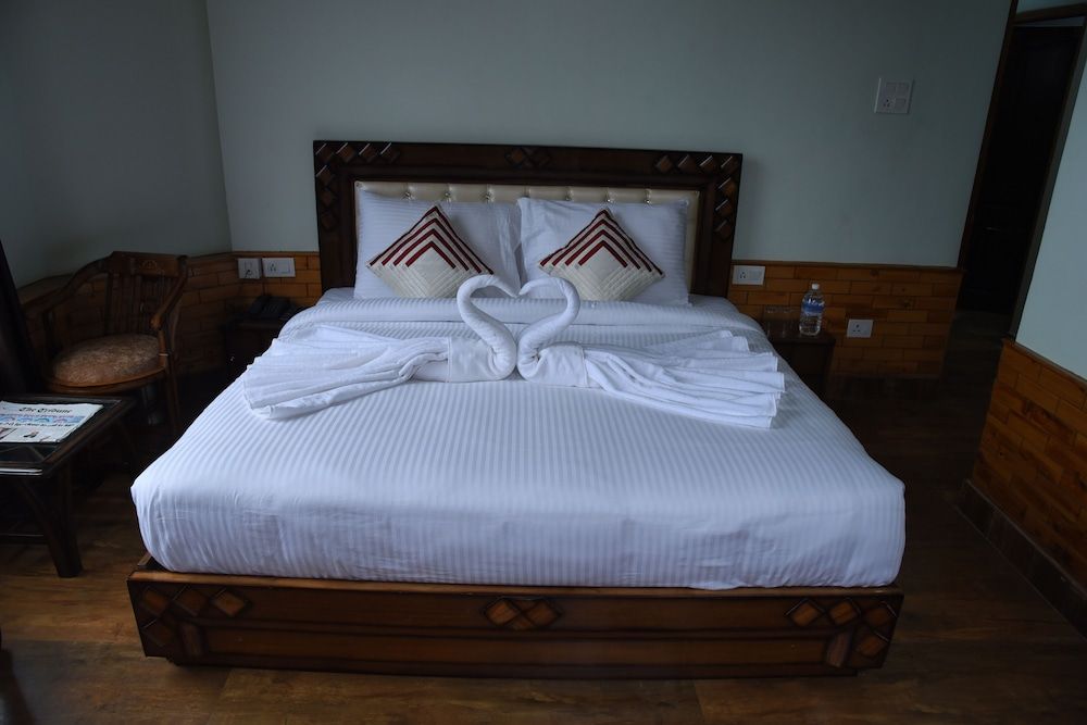 Hotel Taj View Standard Room 6