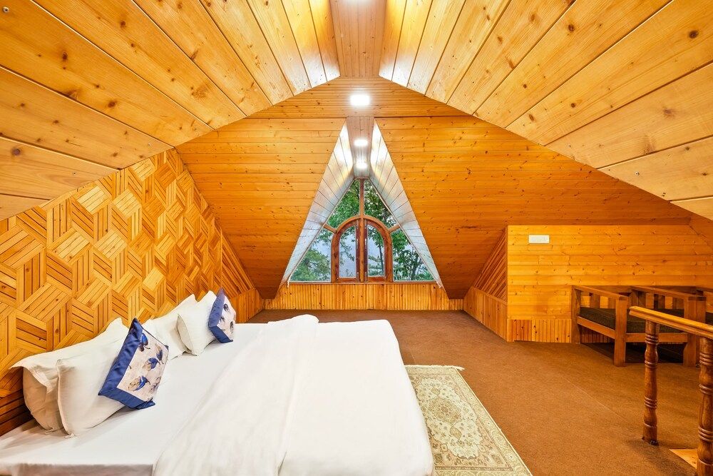 WoodVista Cottages | Secluded Mountain Stay Pinewood Cottage - Room in a Cottage 2