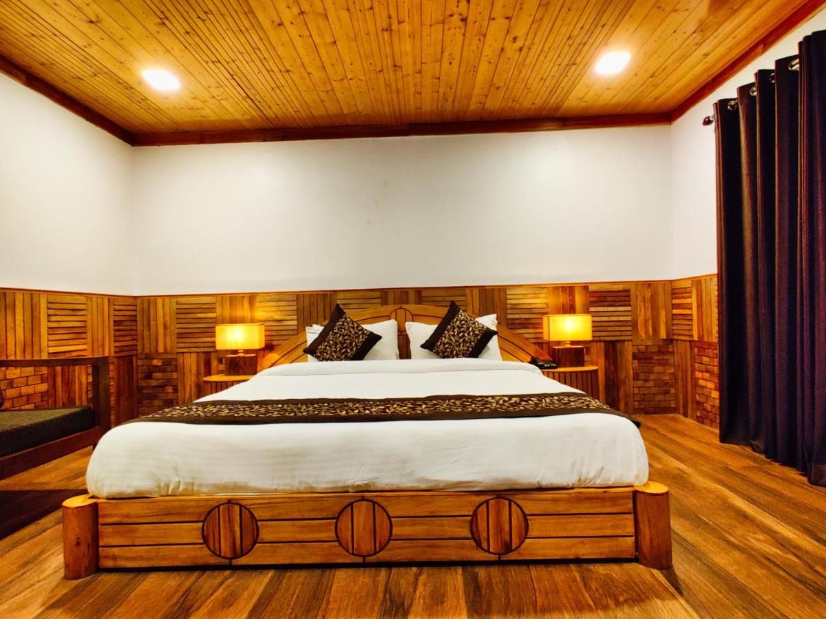 WoodVista Cottages | Secluded Mountain Stay Pinewood Cottage - Room in a Cottage 3