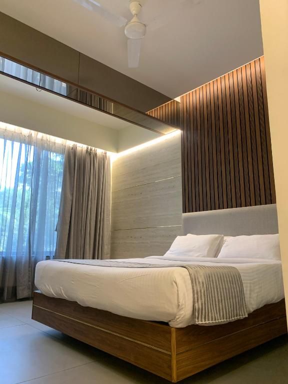 Zaras Resort Khandala Mogul Room