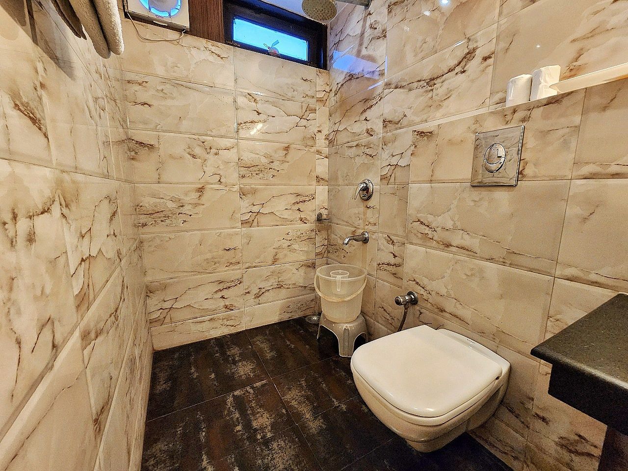 Hotel Surya Deluxe Room 5