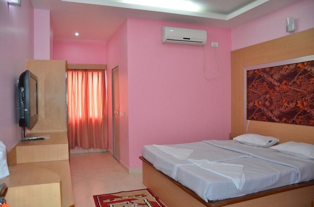 undefined Hotel Barbereek Inn 2