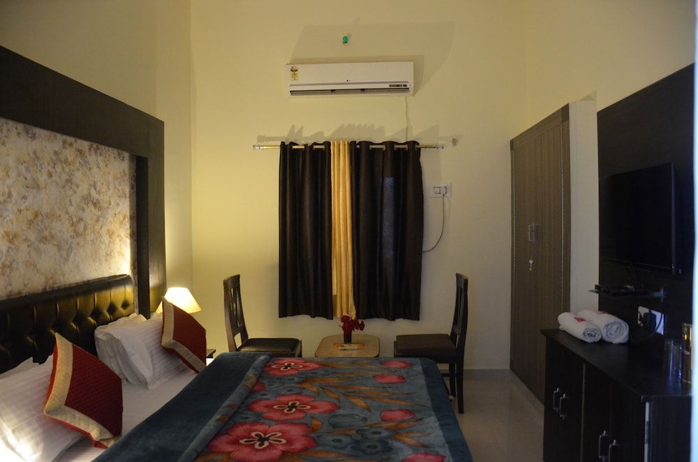 Ranthambore City Heart Basic Double Room 2