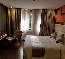 The Blooms Cochin Blooms Deluxe 28