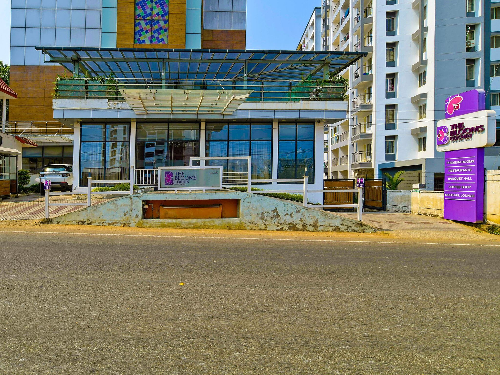 undefined The Blooms Cochin 7