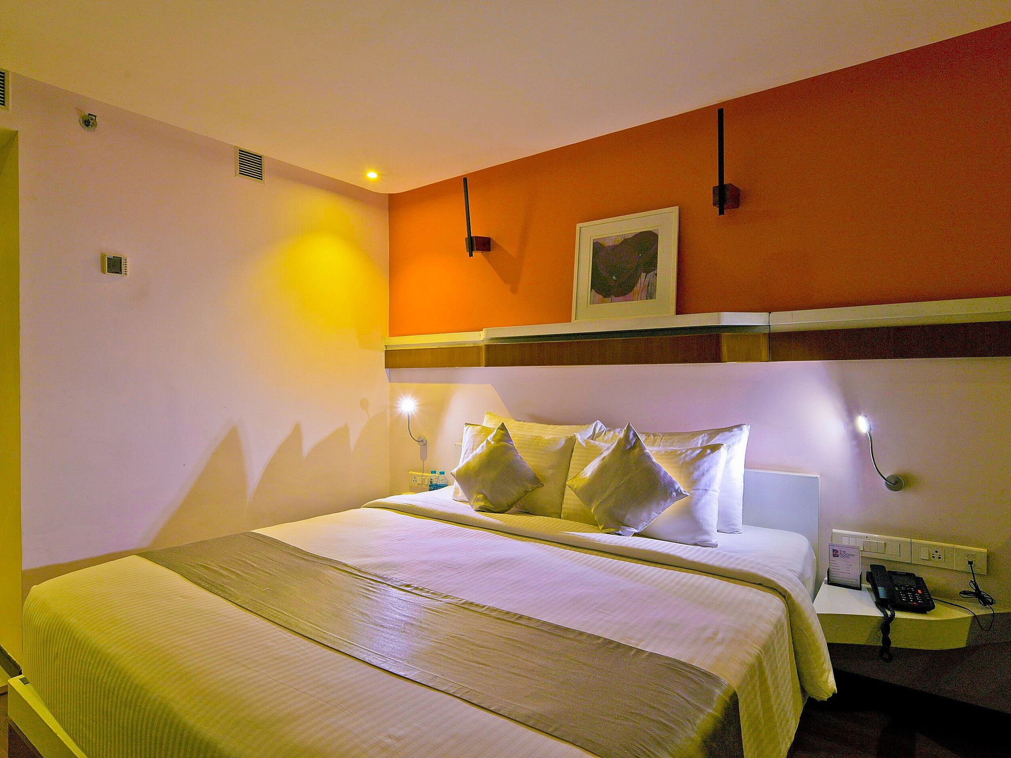 The Blooms Cochin Blooms Deluxe 16