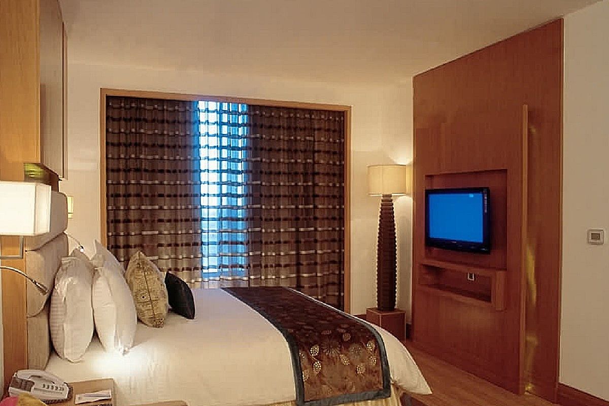 Executive Room with Bathtub