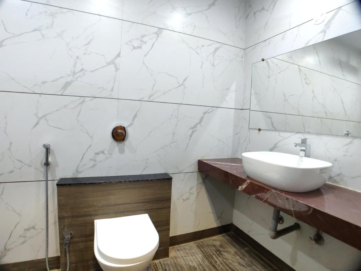 Hotel Atul Residency A/C Deluxe Room (Free Wifi) 8