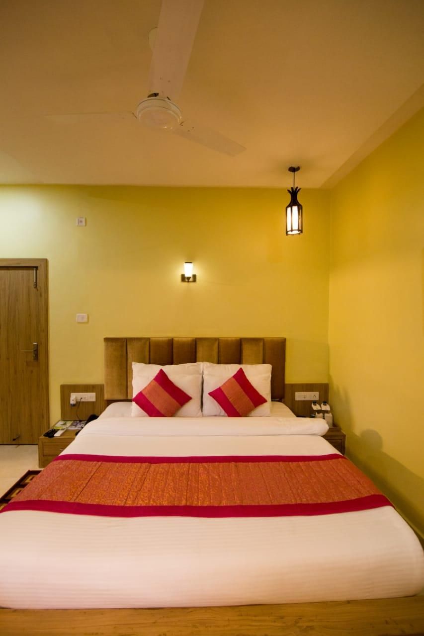 The River Front Resort Deluxe Double Room  8