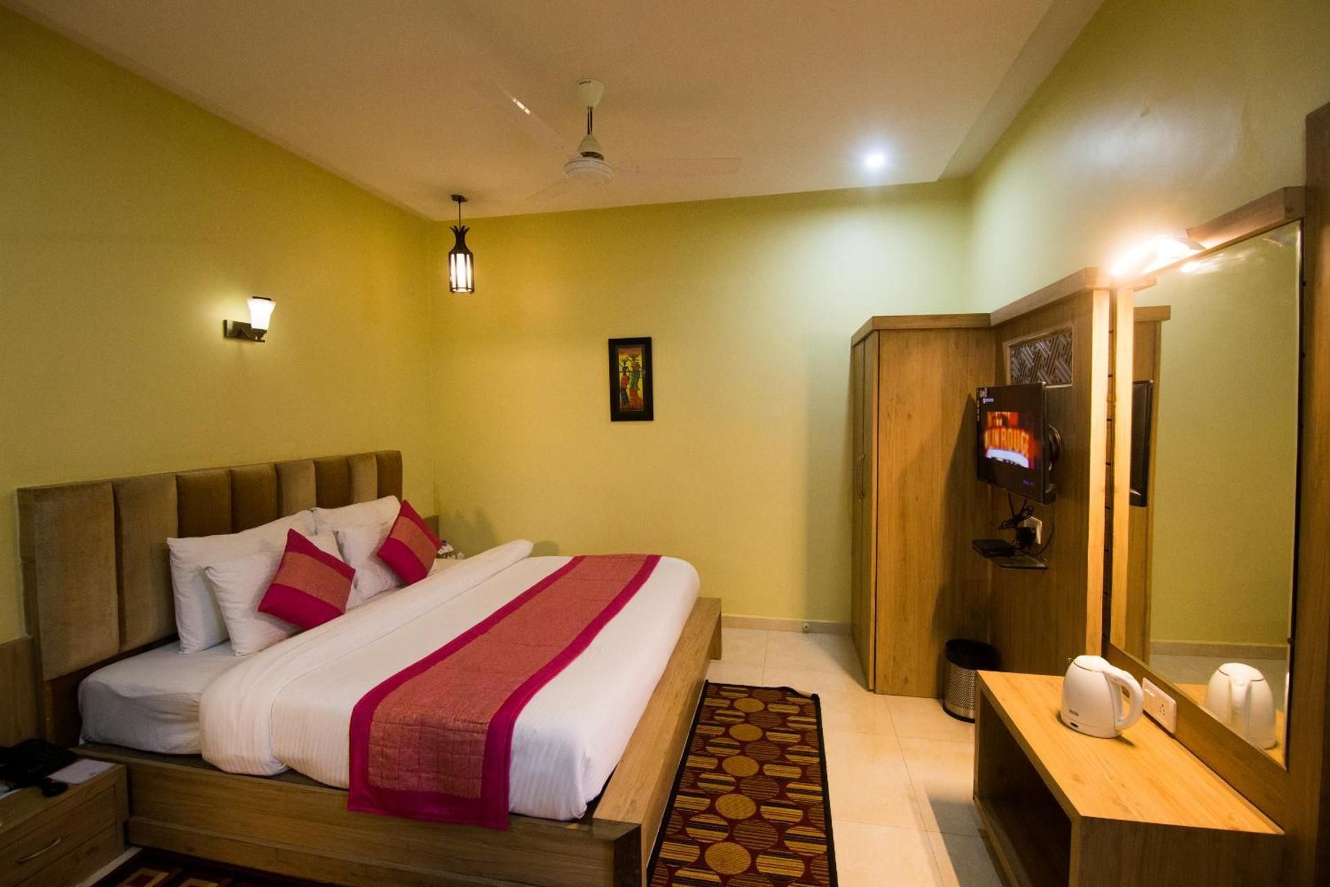 The River Front Resort Deluxe Double Room  5