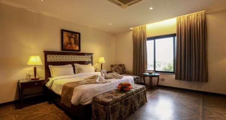 Queen Room