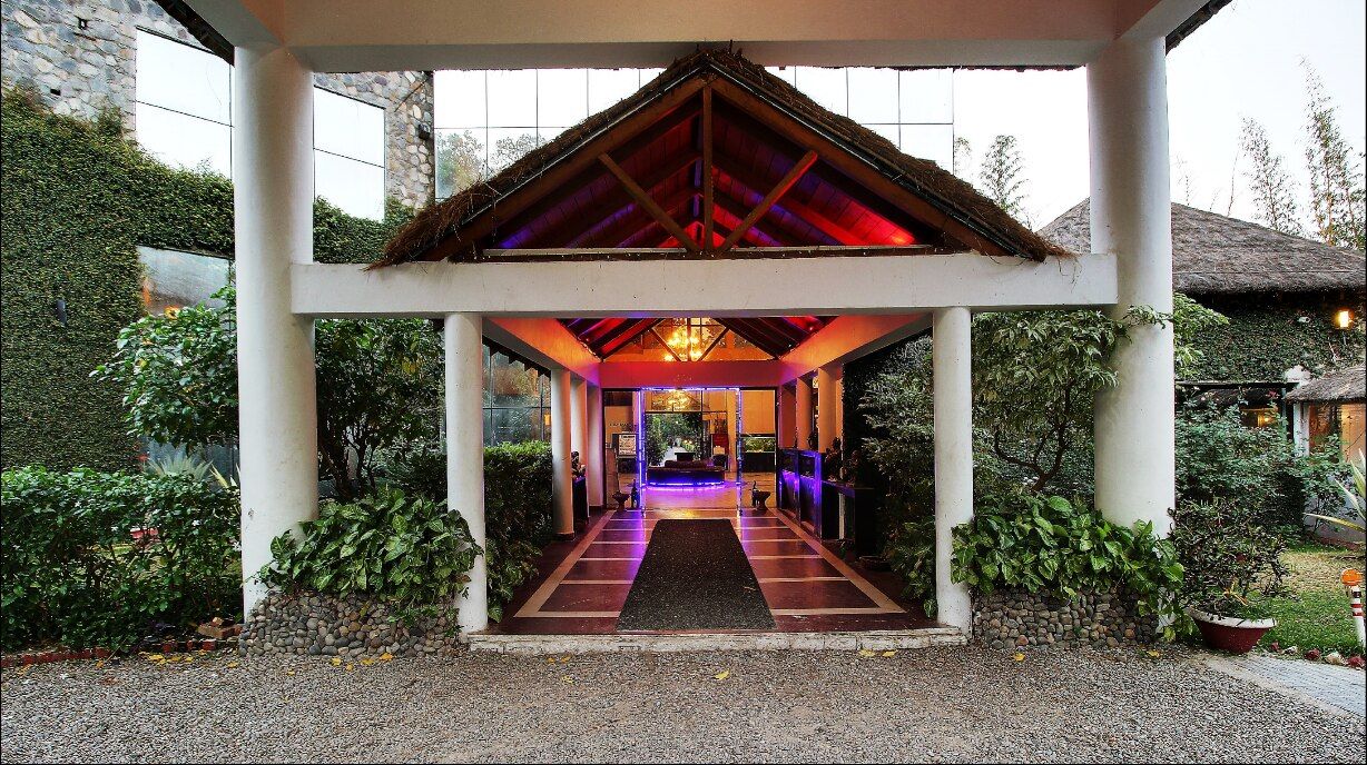 undefined Wood Castle Spa Resort- A River Access Property 2