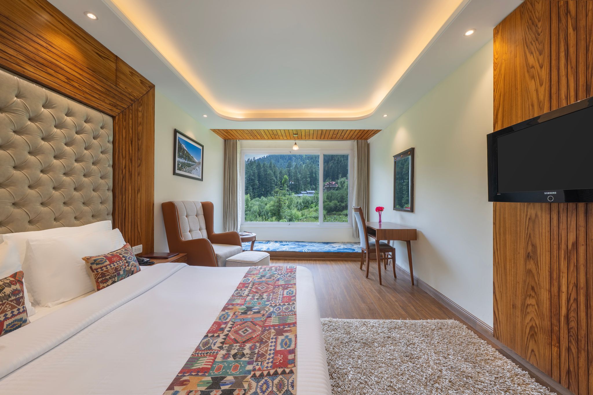 Maharaja Room ( With View and Complimentary Centralised Heating during winters)