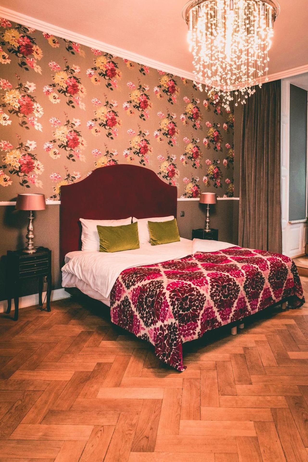 XL Room