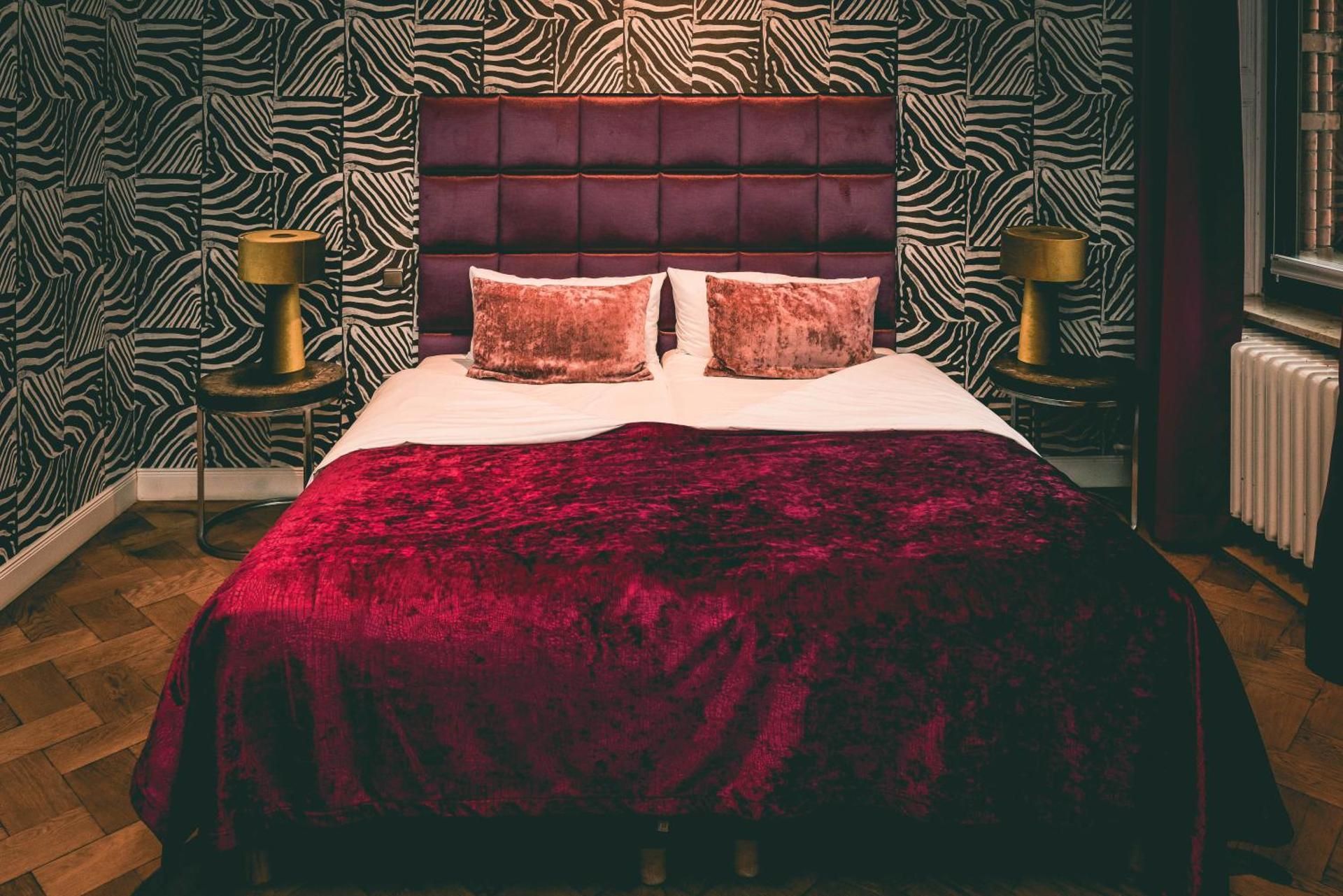 L Room