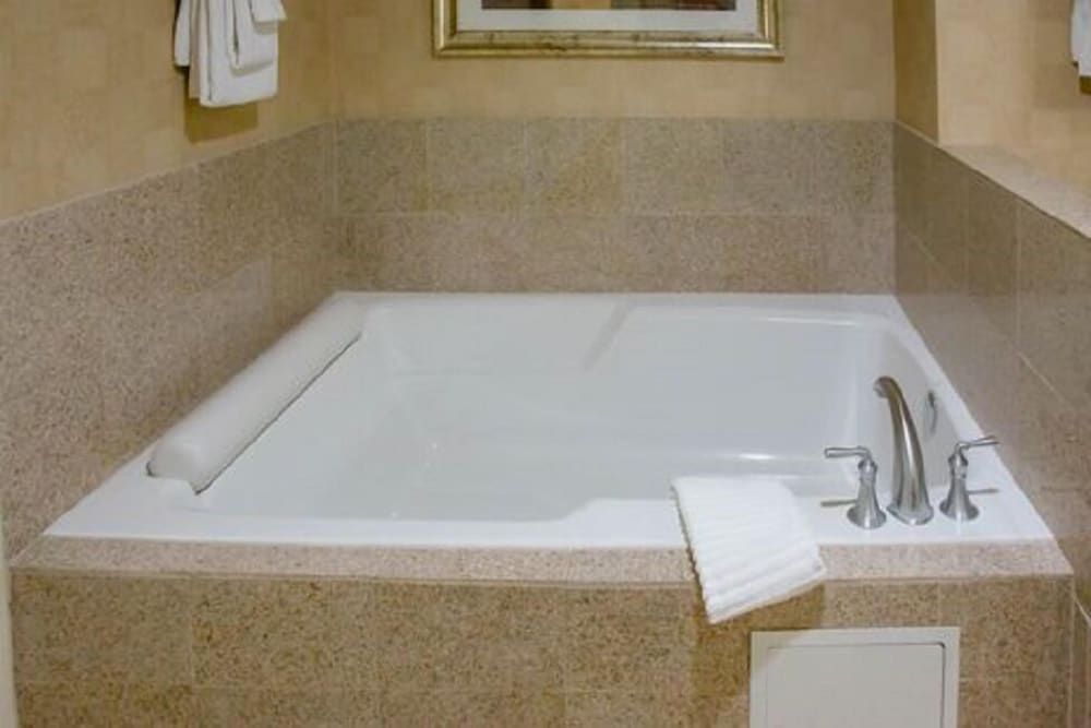 The Platinum Hotel Solitaire Suite 1 King 2
