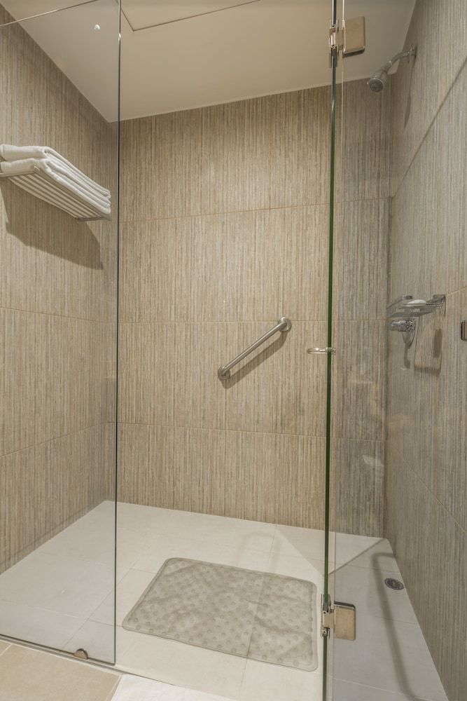 Dann Carlton Barranquilla Standard Room, 1 King Bed 6