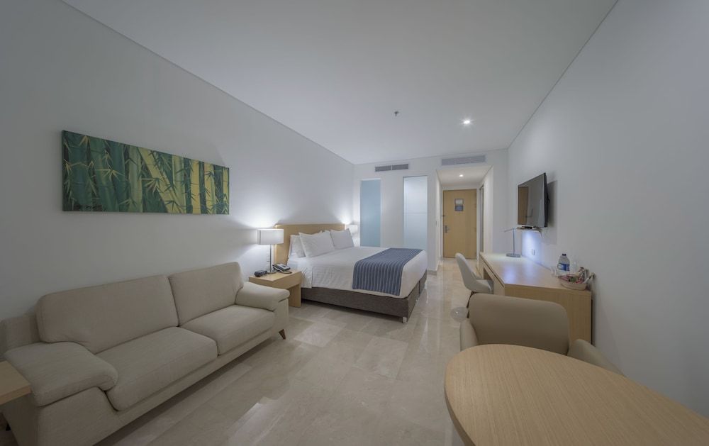 Dann Carlton Barranquilla Standard Room, 1 King Bed 3