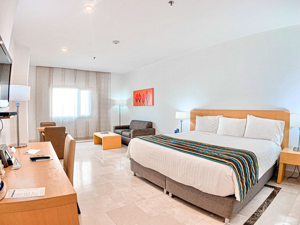 Dann Carlton Barranquilla Standard Room, 1 King Bed