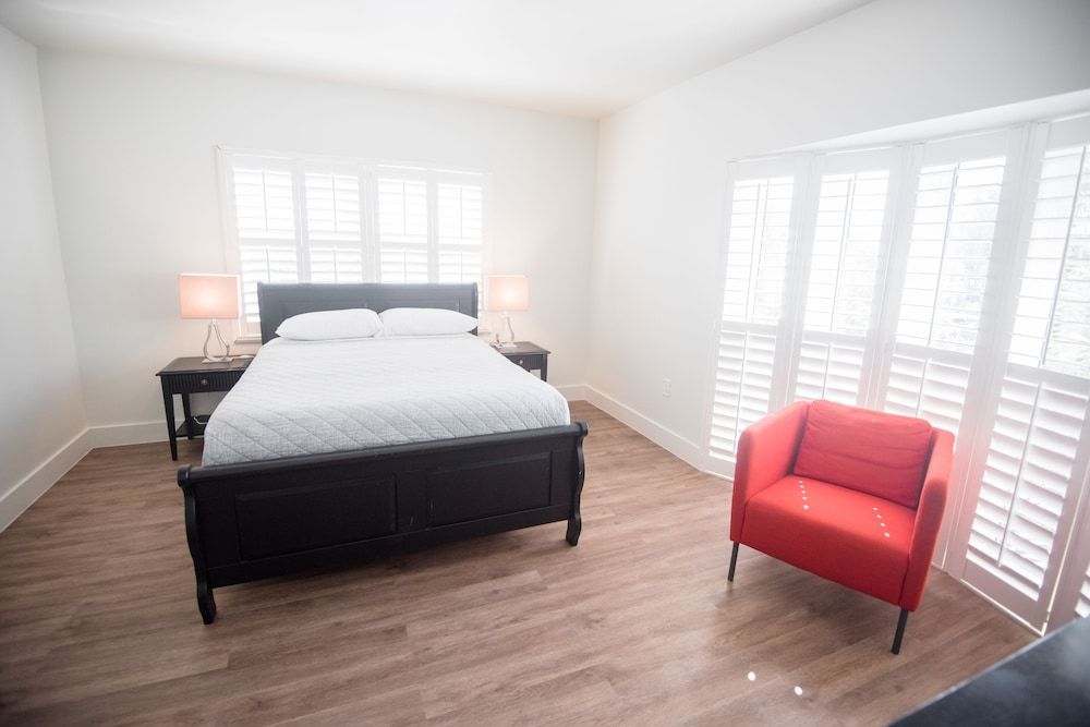 The Drift Hotel Suite, 1 King Bed 5