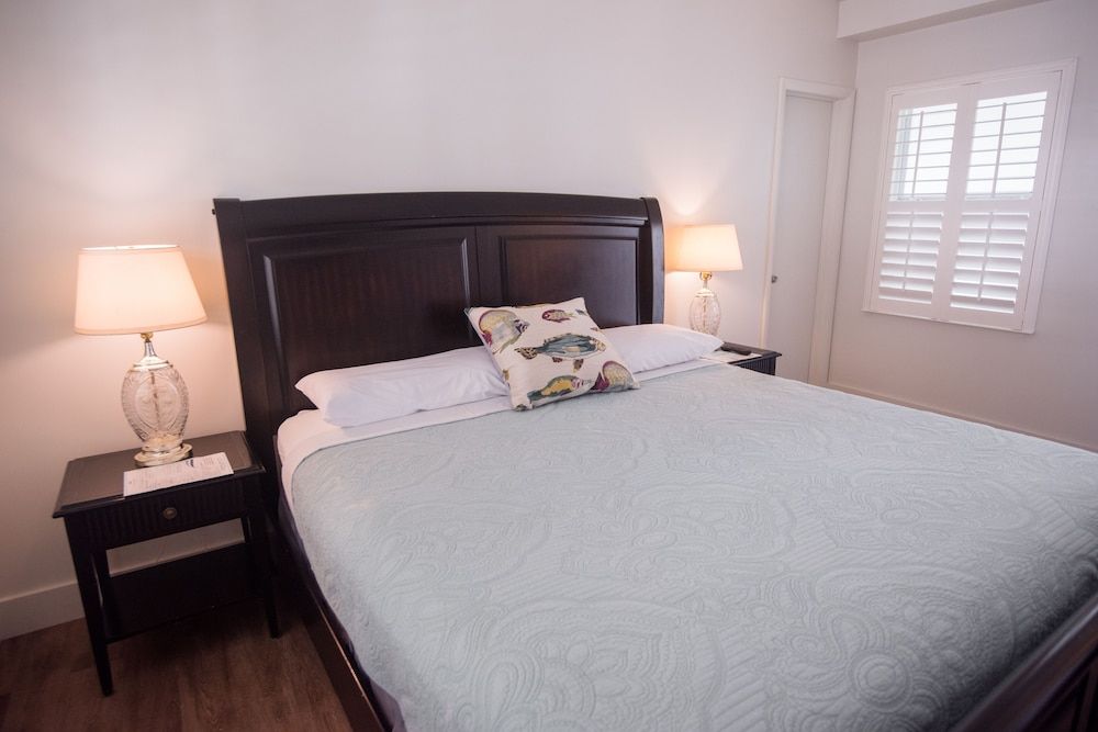 The Drift Hotel Suite, 1 King Bed 4