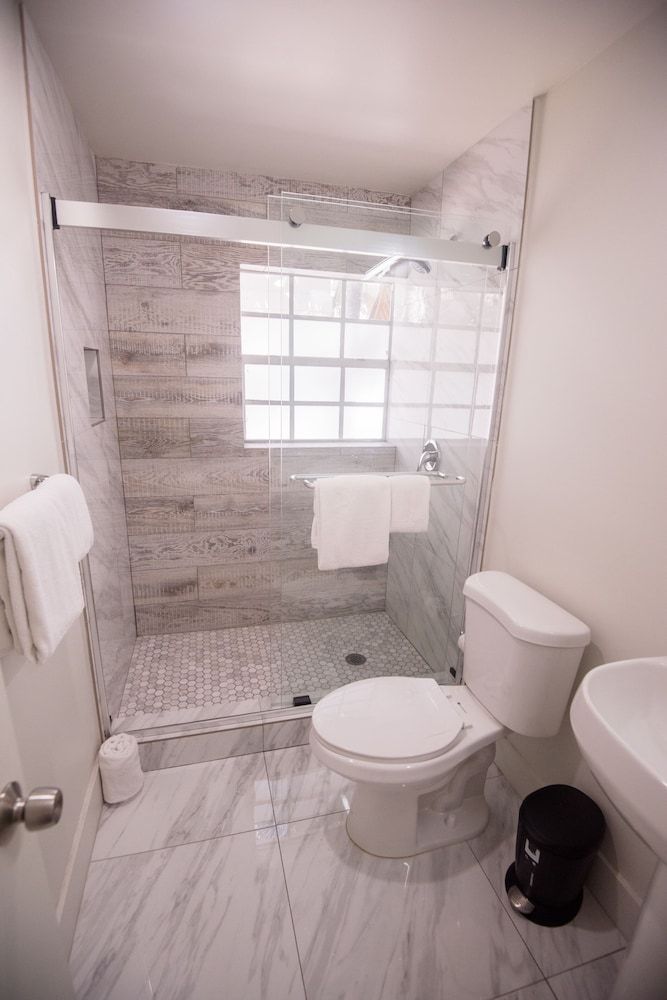 The Drift Hotel Suite, 1 King Bed 10