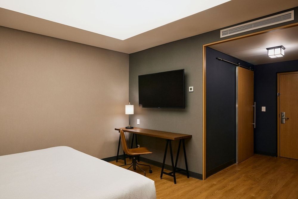 Four Points by Sheraton Mexico City, Colonia Roma Room, 1 King Bed (No View) 11