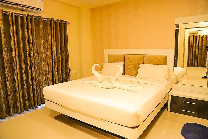 Hotel Shri Radha Nikunj King Studio 4