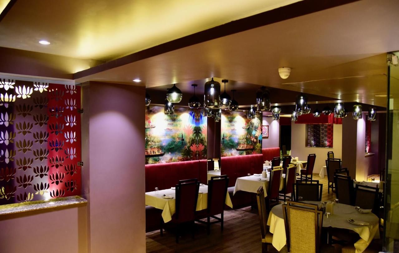 Food & Dining