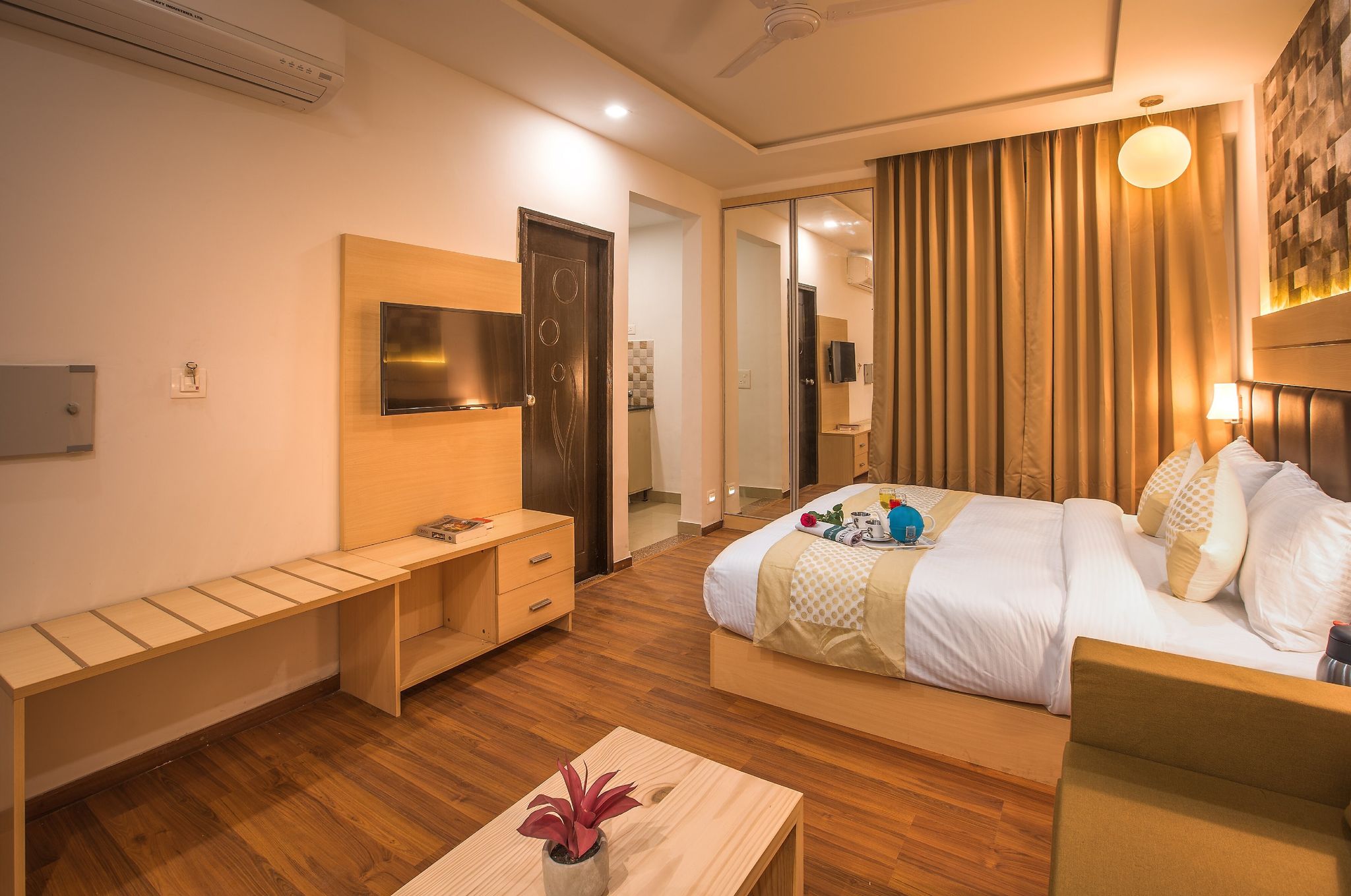 King Studio with Sofa Bed