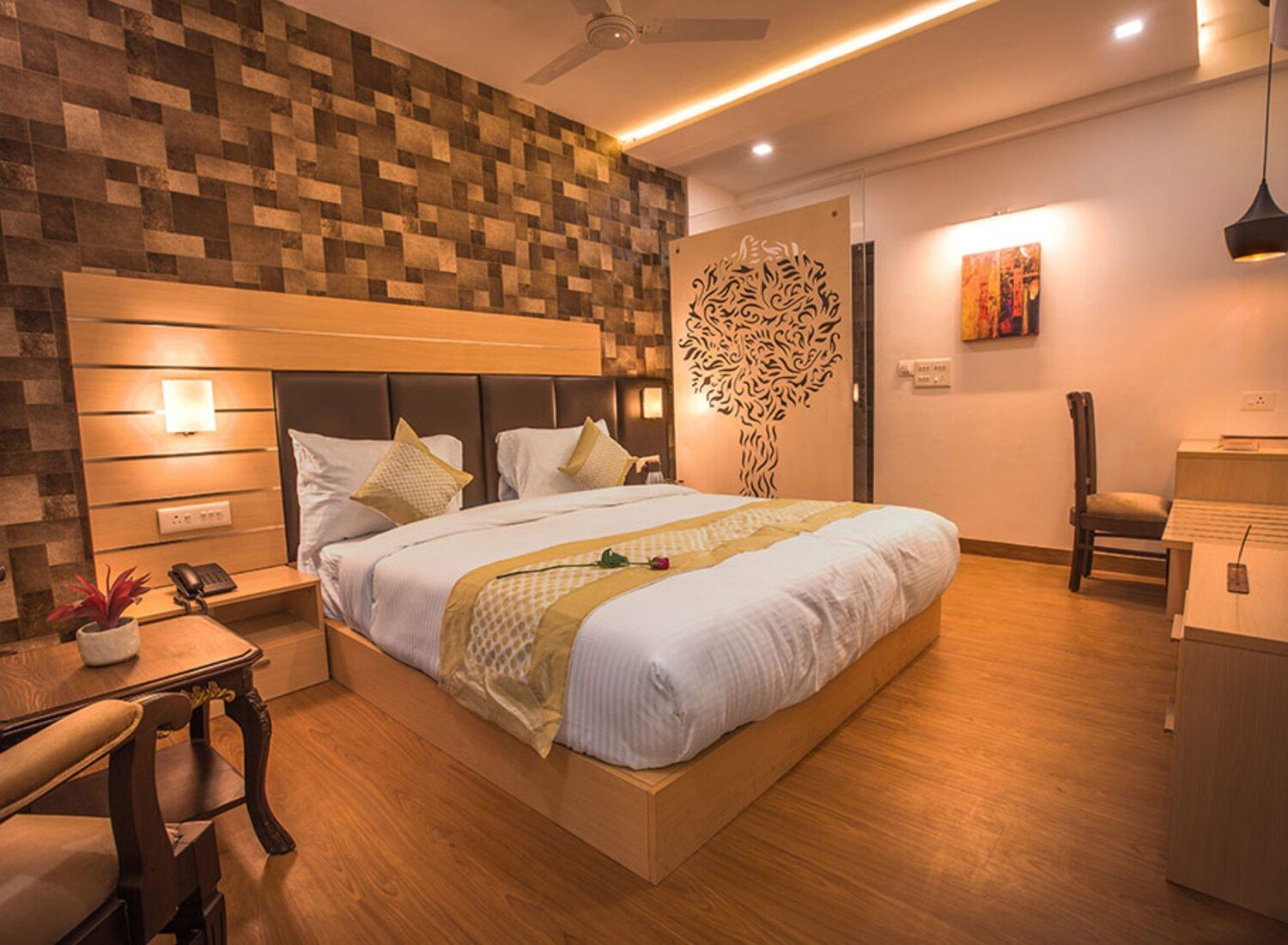 King Studio with Sofa Bed