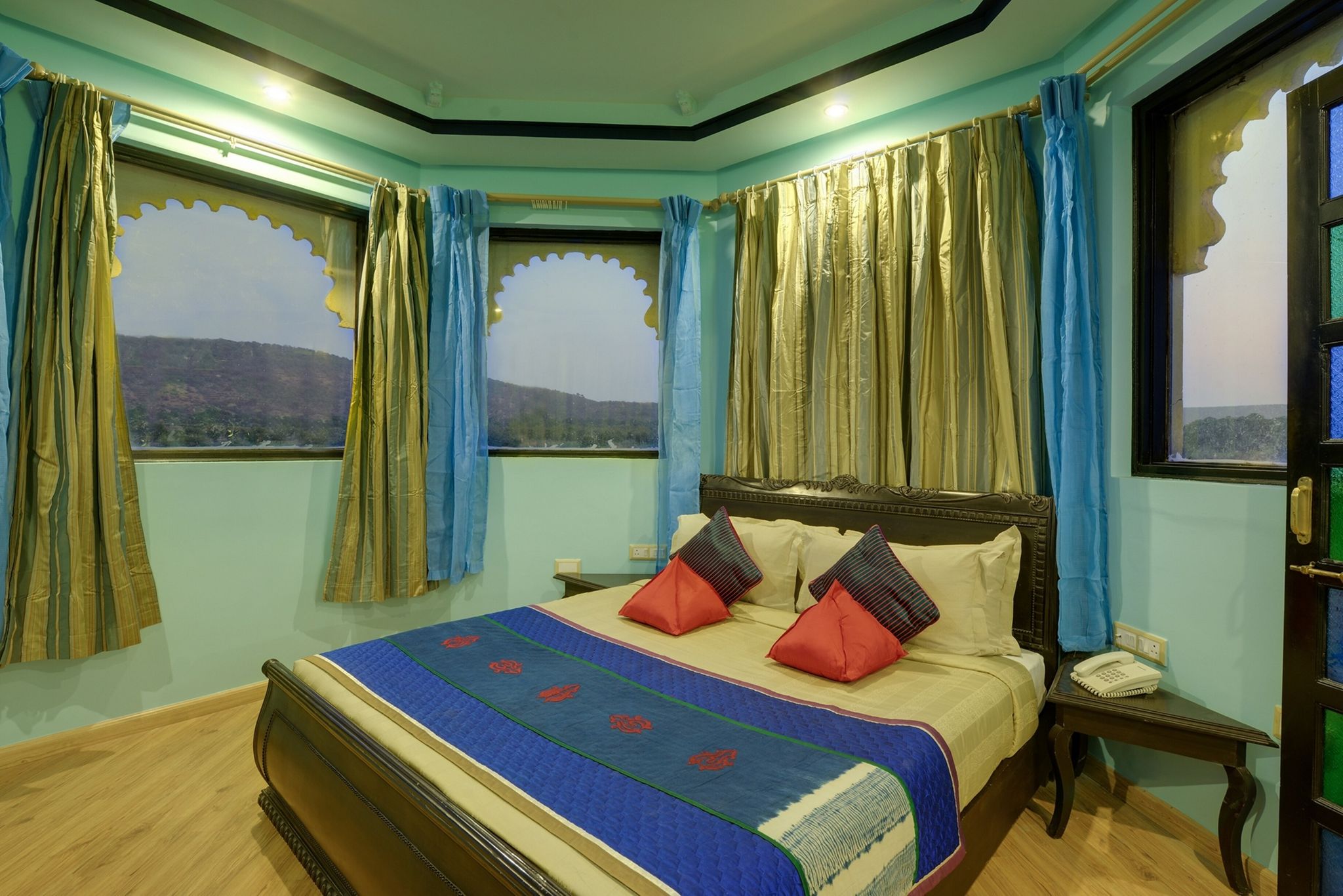 Suite room With lake View