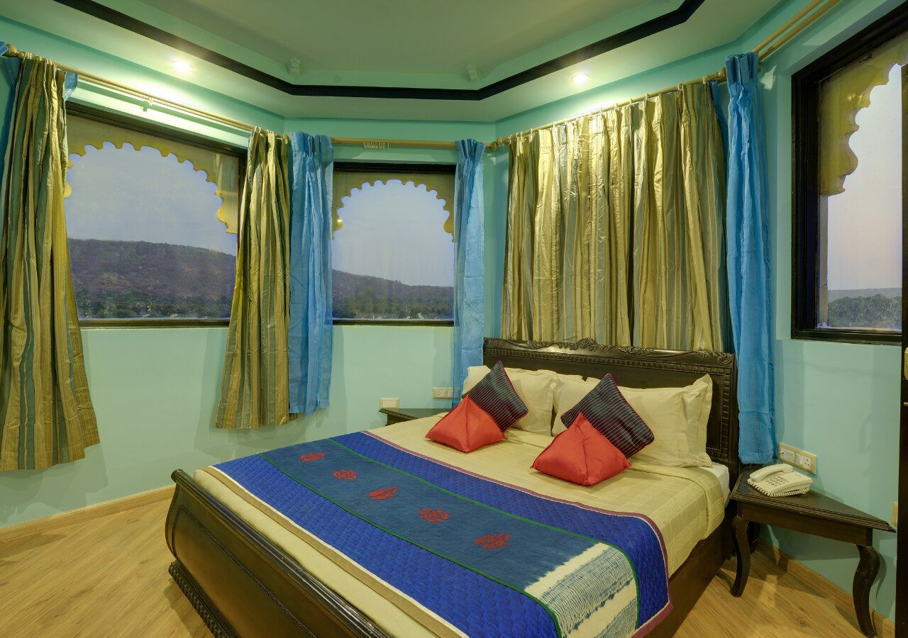 Palace Suite With Lake View