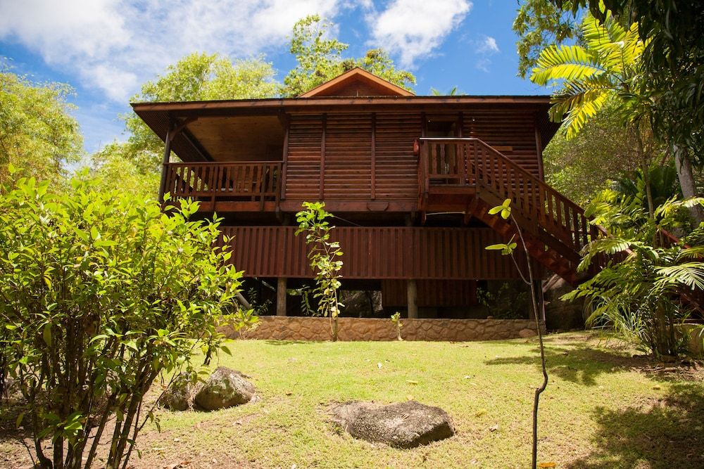 Cerf Island Resort Suite (Tortoise) 5