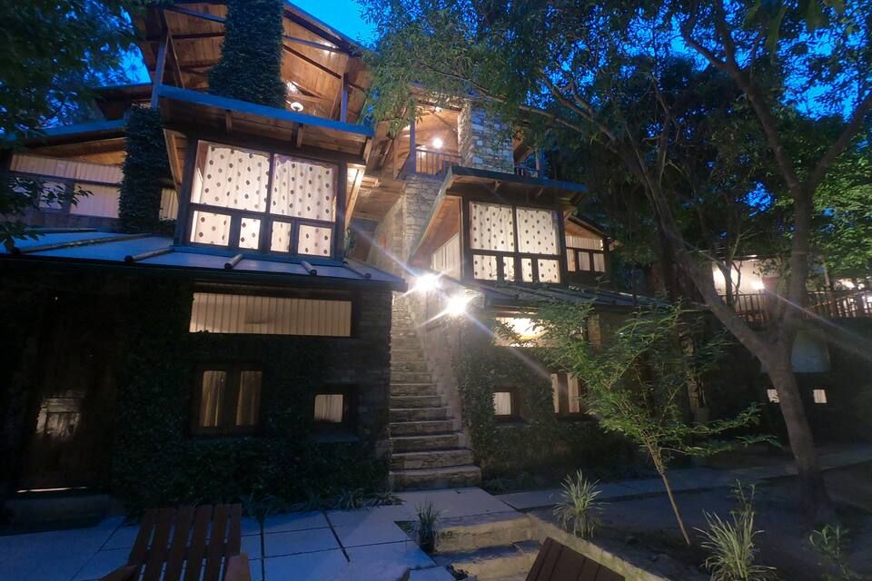 undefined Tiaraa Monolith Lake Resort 8