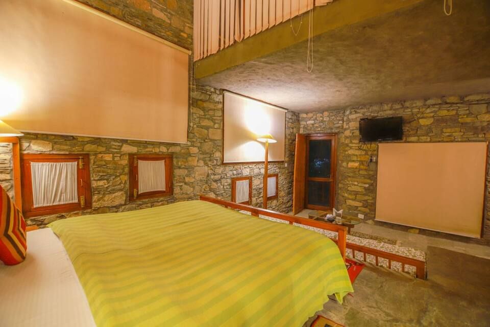 Tiaraa Monolith Lake Resort Super Deluxe Room