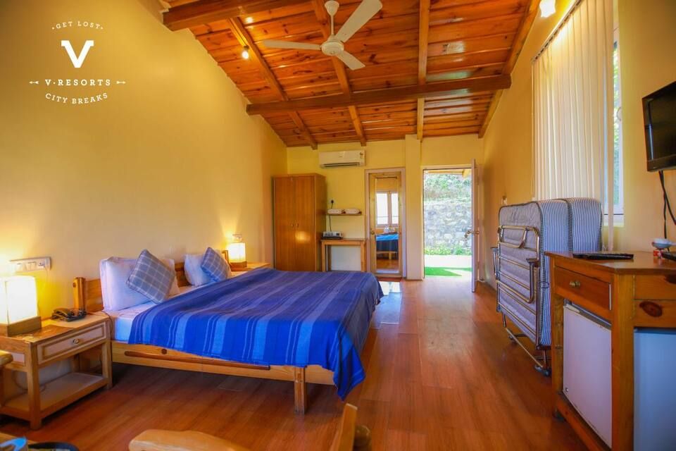 Tiaraa Monolith Lake Resort Super Deluxe Room 3